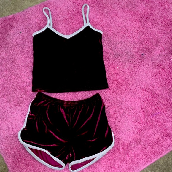 I am selling a nice pj set for women - Picture 1 of 2